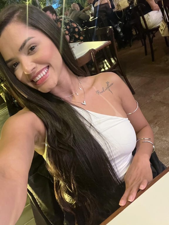 Bella Especialista em massagens relaxantes e sensuais! Massagem