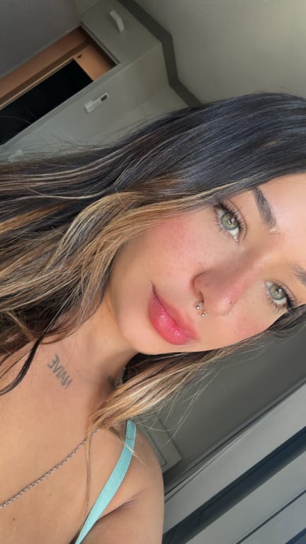 Andressa Terapias sensuais com lingam! Massagem sensual em