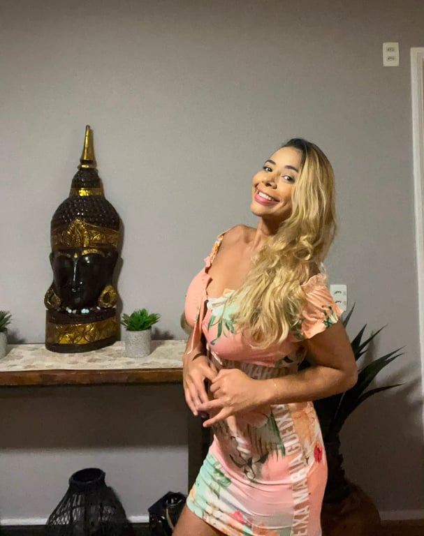Monique Massagem em