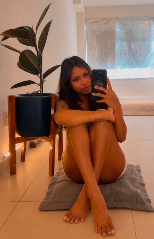 Aylla Terapeuta vivencia, relaxamento e nuru.