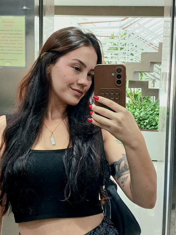 Lua Scheitz | Terapeuta Tântrica | Toque que transforma Massagem