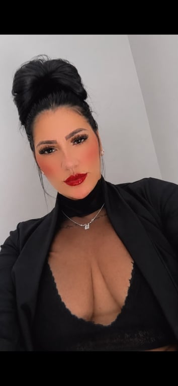 Sabrina MIX DE MASSAGEM RELAXANTE ,NURU , SENSITIVA E A LINGAM Massagem nuru