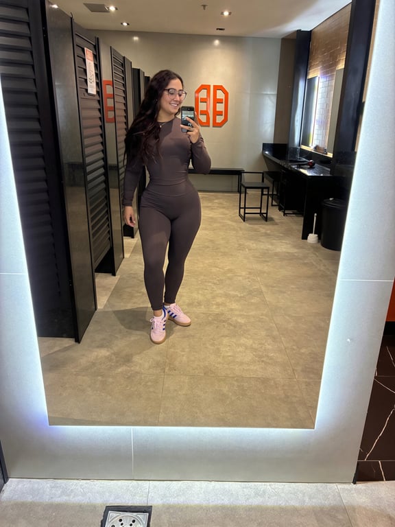 Helen Del Conti Especialista em massagens relaxantes