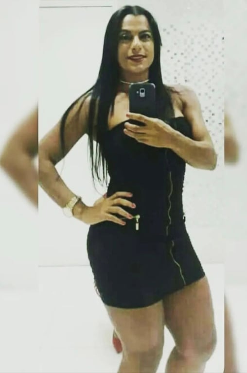 Fernanda Carvalho, massagista carioca recém chegada na cidade Massagem nuru em