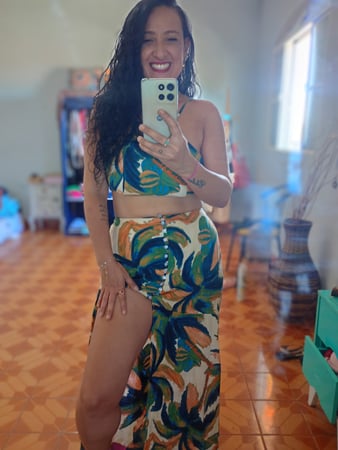 Massagista sensual em Campinas - SP - Jasmin, mãos de fada ,entre o toque e o desejo o tempo para.