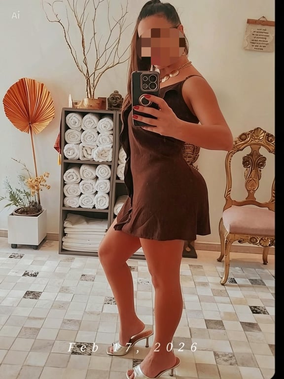 MAILA RADHY TERAPEUTA CORPORAL EXPERIÊNCIAS DE RELAXAMENTO E PRAZER Massagem
