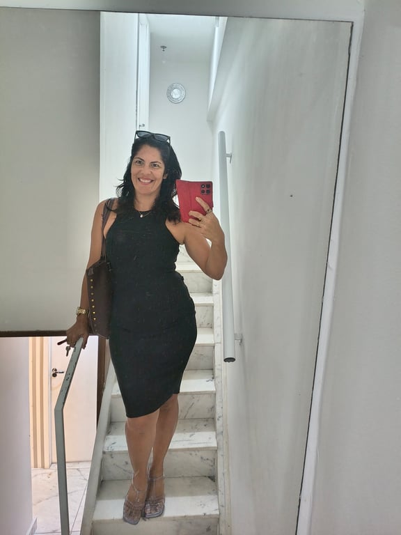 Olá, sou Vevê e trabalho com vários tipos de massagens. Massagem