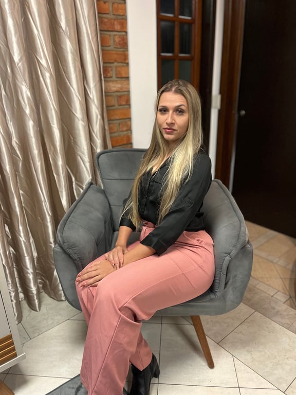 Ayla venha ter um momento inesquecível Massagem sensual