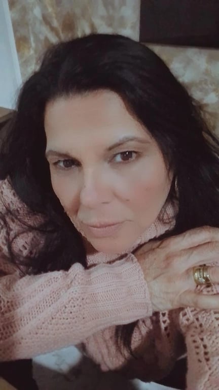 Monique massagens Seu corpo precisa de cuidados Massagem sensual em