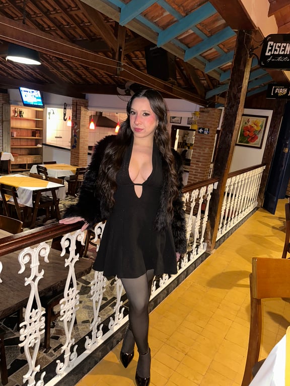 Vick Miller Sensualidade Sofisticacao e uma Experiencia Inesquecive Massagem em