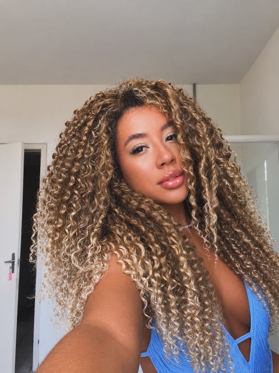 Nicole schults Especialista em massagens relaxantes, eróticas e Nuru.