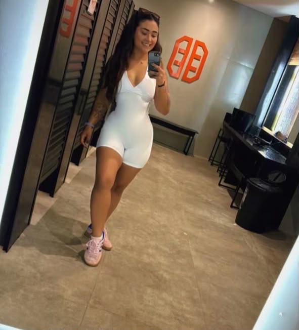 Helen Del Conti Especialista em massagens relaxantes