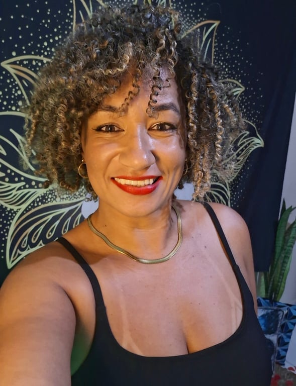 Tatih Terapeuta!!! Sensualidade a flor da pele!Diferente de tudo !