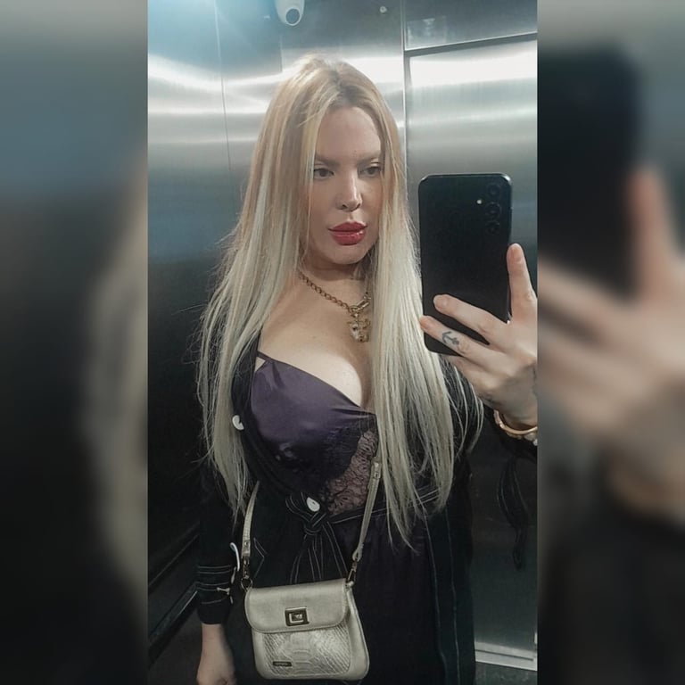 Clara Experiência e imersão em tântrica, tailandesa e nuru!