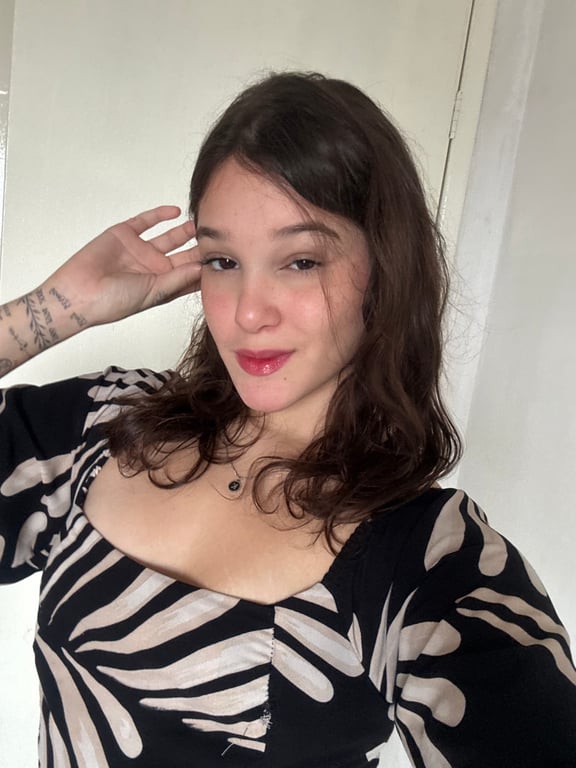Massoterapeuta Karla Presença, Cuidado e Conexão Massagem nuru em
