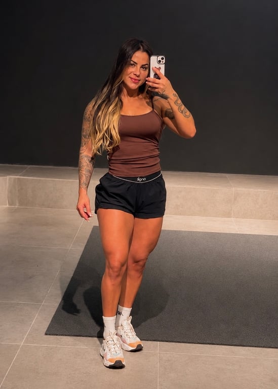 Kamilla Um momento só seu, de cuidado, silêncio e bem estar Massagem