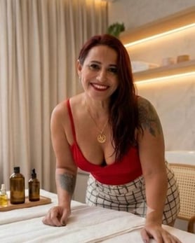 Kate Prem Pavitra Massagens  e sensações, venha ficar de pernas bambas