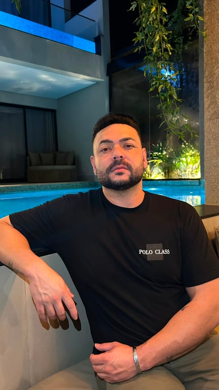 Nando / massagem relaxante e tântrica / Atendimento para Homens Massagem sensual em