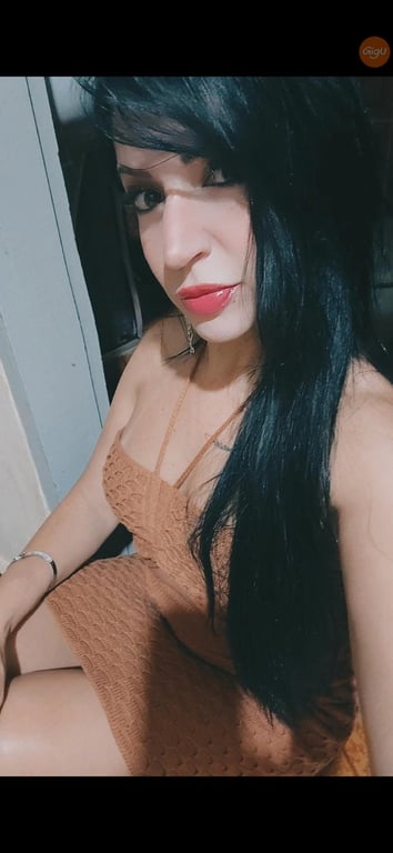 Mary Scarlaty massoterapeuta profissional especialista em nuru sensiti