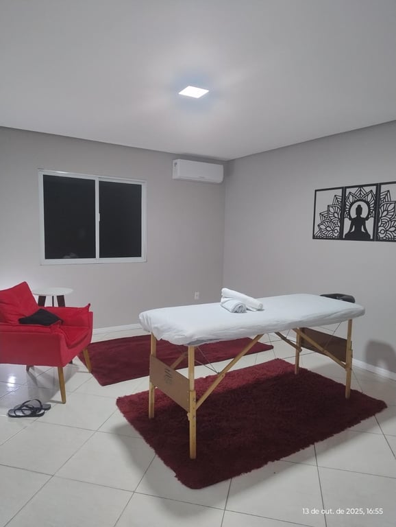 Alugo salas comerciais equipada para atendimento com massagens Massagista em