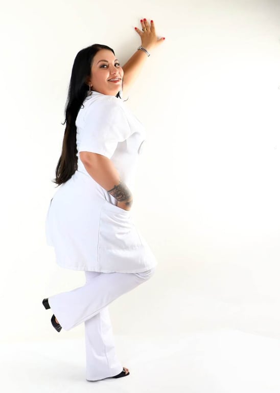 Mary Massagista tântrica, relaxante e nuru Massagem sensual