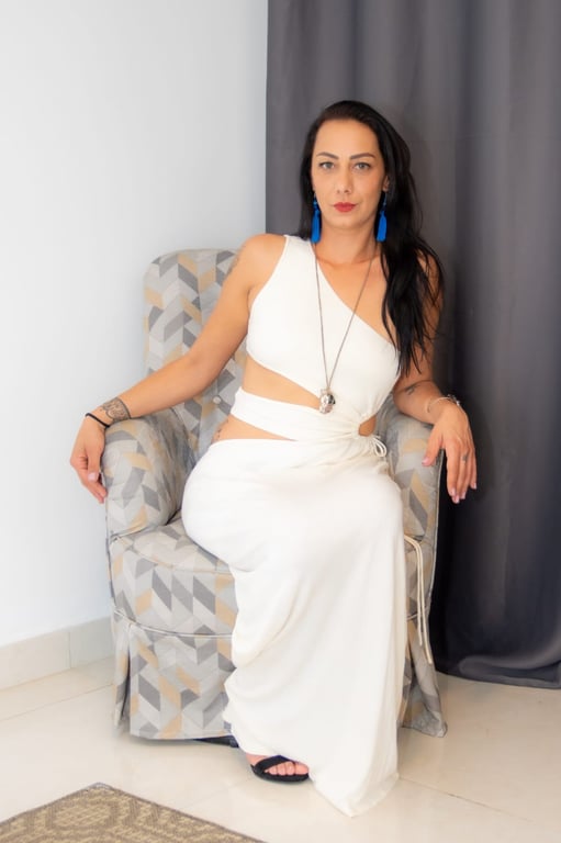 Ebhora Nova Essência fisioterapeuta, massoterapeuta e terapeuta Massagem