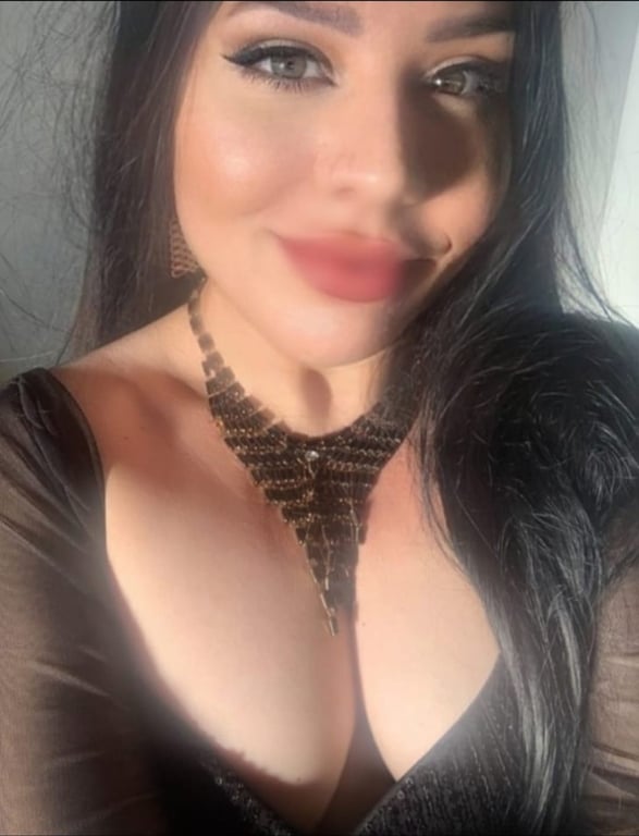 Danielle Psicóloga Especialista em Terapias Tântrica, Lingam e Nuru Massagista