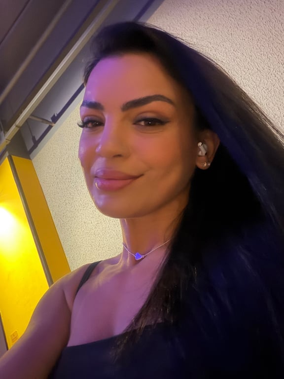 Juliana | Massagens Relaxantes, Sensuais e Experiências Exclusivas Massagem sensual