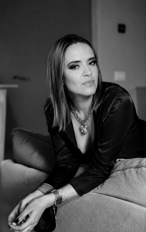 Cris Di Giorgi Massagem e Depilação Massagem tântrica em
