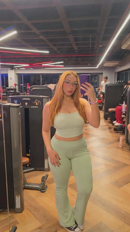 Terapeuta Laura Massagem nuru