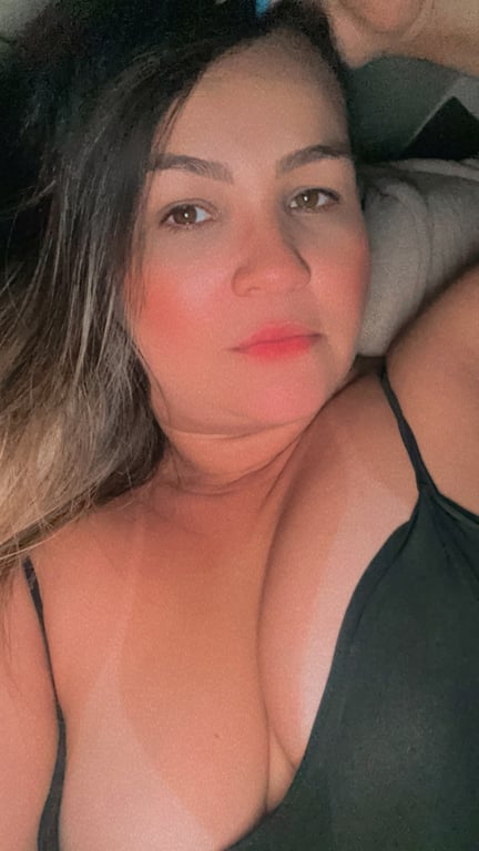 Penelope charmosa Massotrapeuta Massagem Tantrica e Noru Massagem tântrica em