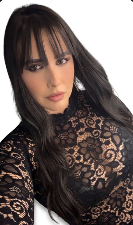 Júlia Miranda massagem tântrica, relaxante e Nuru Massagem tântrica