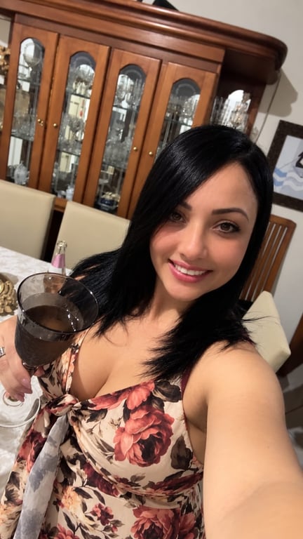 Júlia Mineirinha, massoterapeuta sensual! Nuru, prostática, 4hands