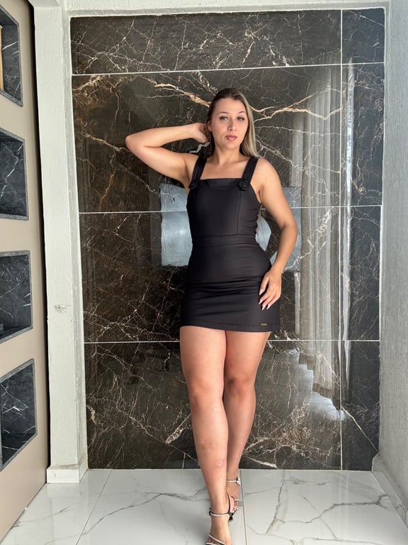 Ayla Scarlet MASSOTERAPEUTA uma experiência sensorial única