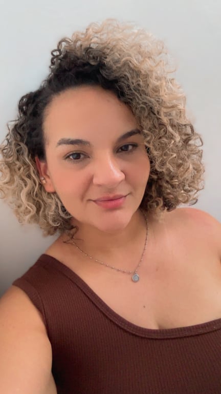 Rebeca | Massagens Relaxantes e Sensuais Massagem sensual em