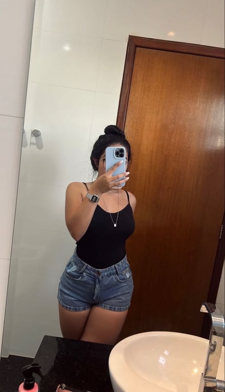 Olá, me chamo Jana, te levarei ao prazer com uma massagem deliciosa.
