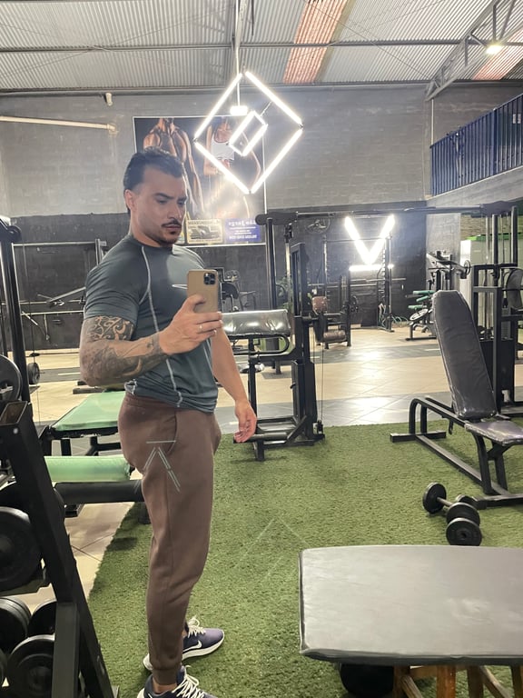 Terapeuta tântrico Hetero.Trabalho com casais Massagem nuru