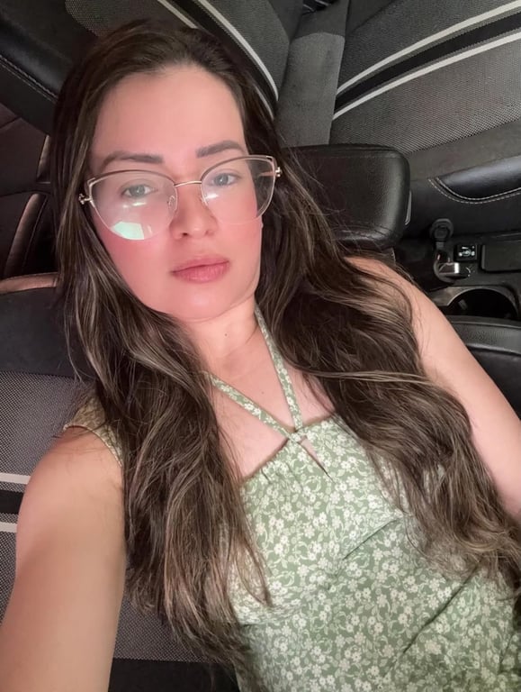 Camila Bueno Massoterapeuta, Terapeuta Tântrica. Massagem sensual em