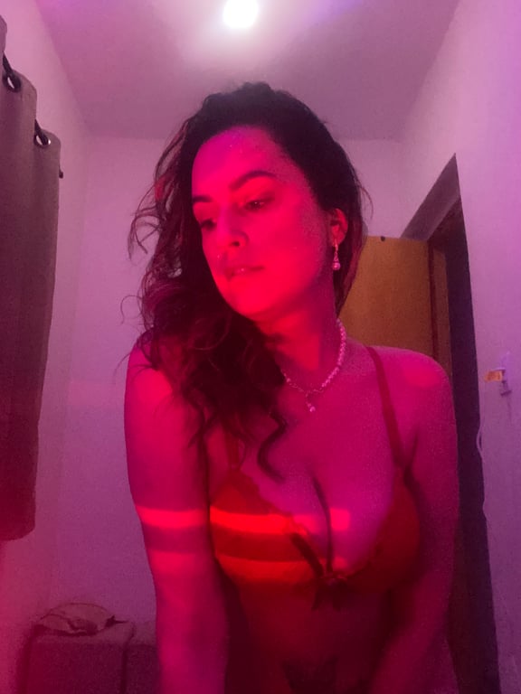 Lunna Castelli Massagem Tântrica Diadema Massagem tântrica em