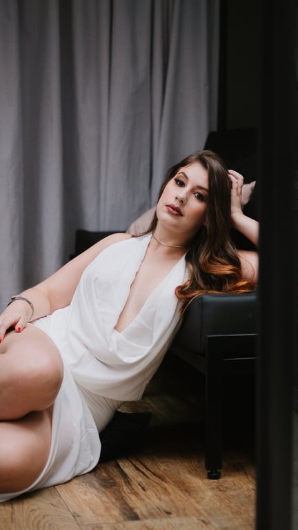 Laísa Agnidhara | Especialista na Massagem Tântrica e Nuru Massagem em