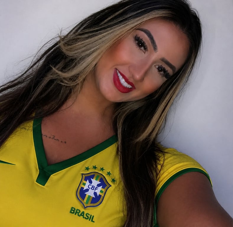 Raquel Uma experiência de conexão entre corpo, mente e essência. Massagem tântrica
