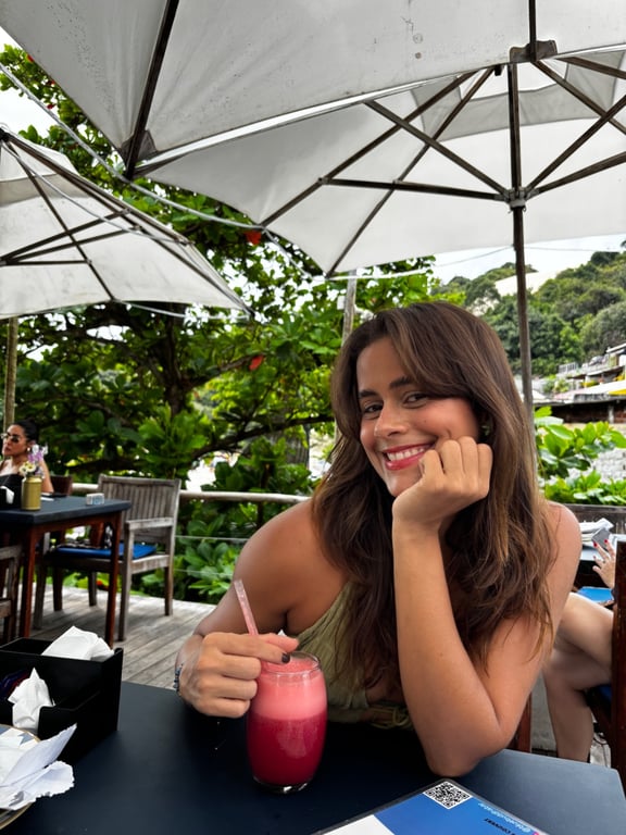Terapeuta Elayne Seu corpo merece ser tocado com respeito e presença