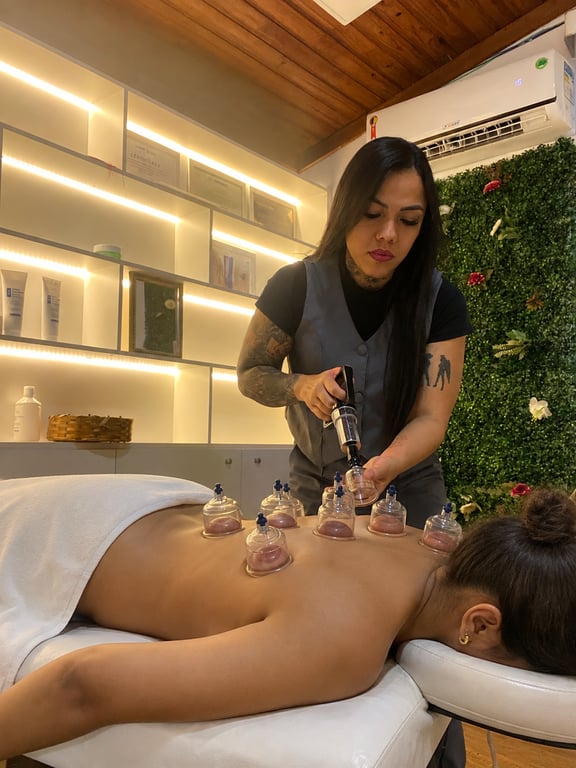 Massagens Exclusivas para o Seu Bem Estar Massagem Tântrica Massagista em