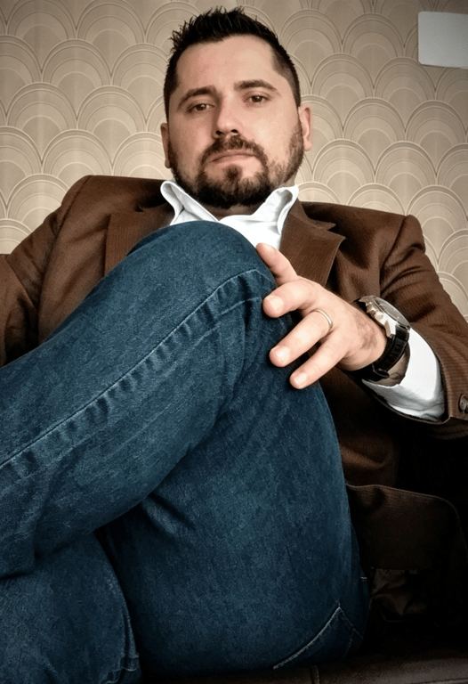 Não é uma simples massagem... É Nêmesis o toque sem julgamentos! Massagem em