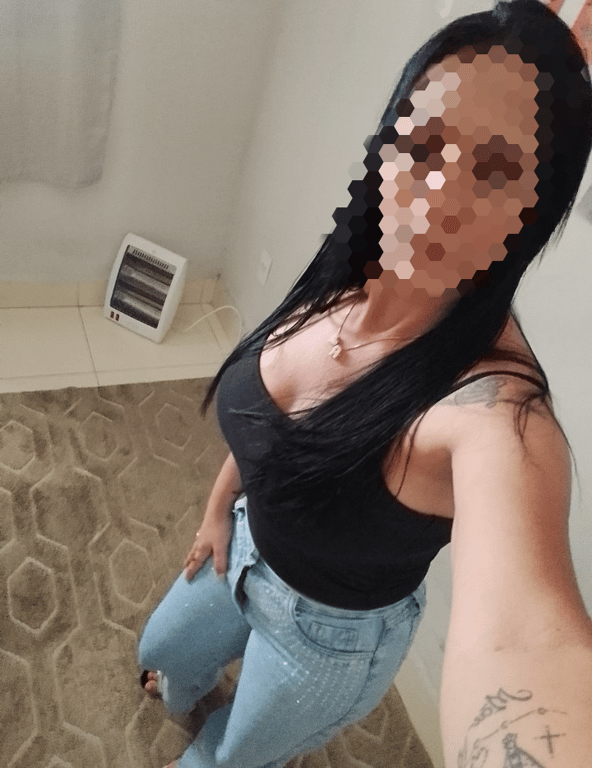 Gabriela venha me conhecer e desfrutar de momentos de prazer e alegria Massagem