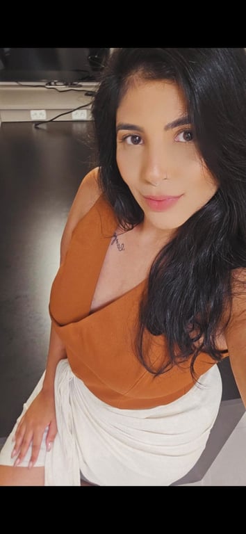 Amélie Massoterapeuta De passagem em POA Massagem tântrica em