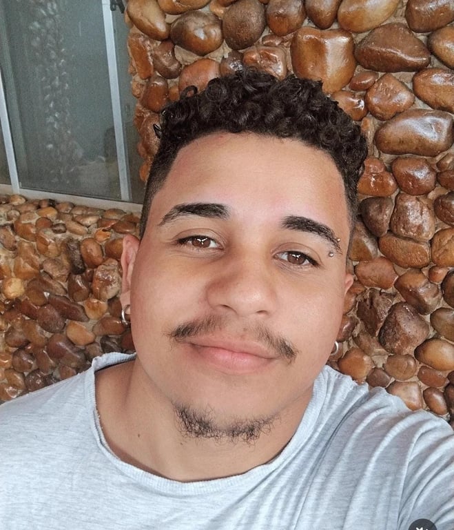 ELEVARE SPA | Venha viver a experiência transformadora do toque! Massagem tântrica