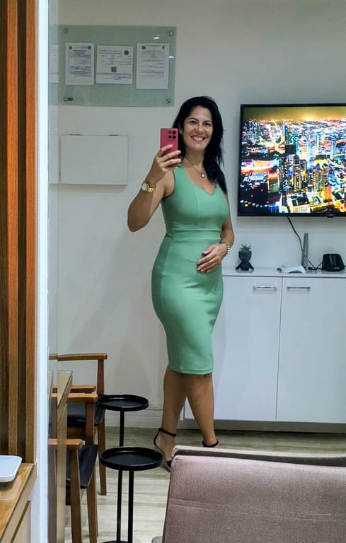 Olá, sou Vevê e trabalho com vários tipos de massagens. Massagem
