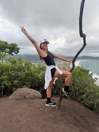 Massagista sensual em Balneário Camboriú - SC - Lari Machado Massagem Tântrica e Vivência Nuru e SPA