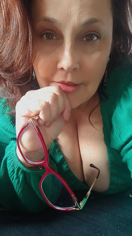 Júlia, Massoterapeuta, Sexóloga e Terapeuta